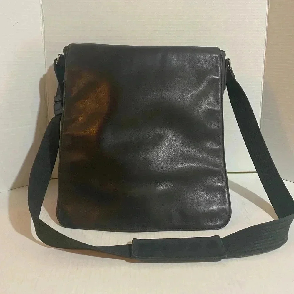 Coach  vintage unisex black leather crossbody bag